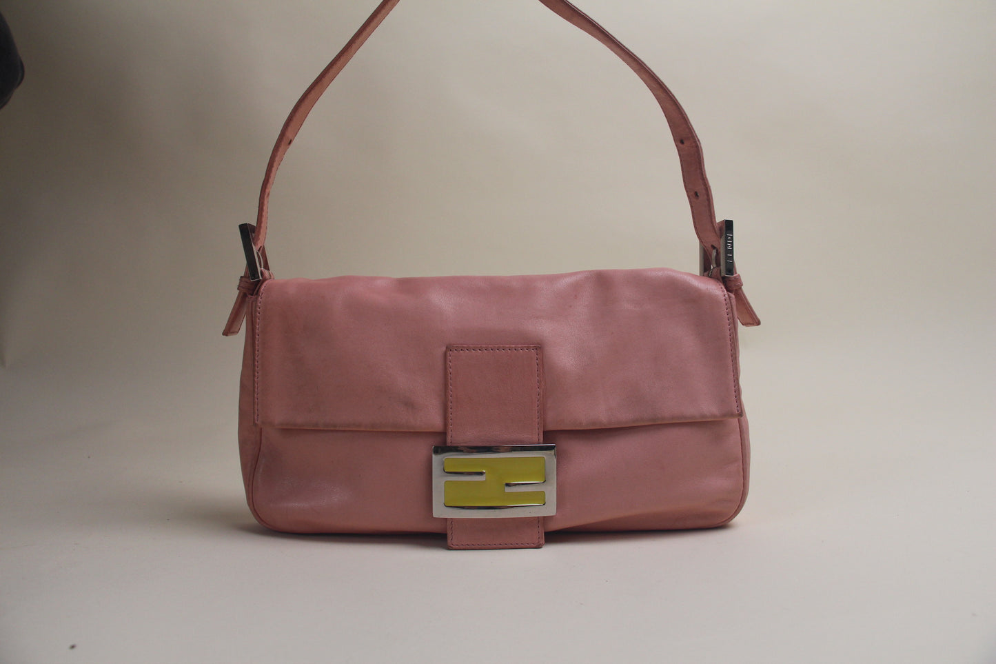 FENDI BAGUETTE BAG - PINK LEATHER